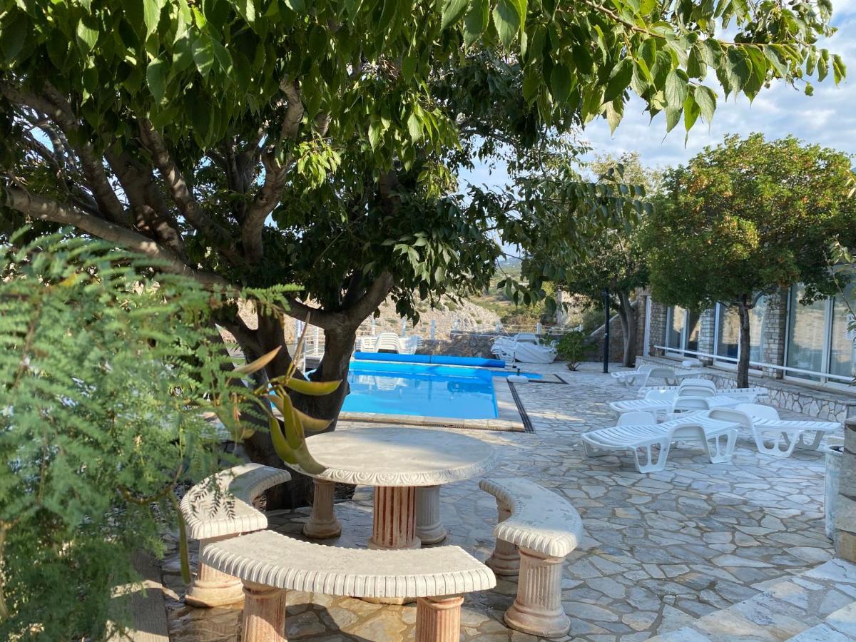 Ferienhaus ToMa Cesarica Exterior foto