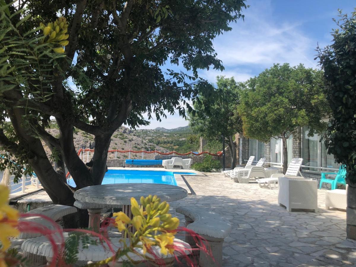 Ferienhaus ToMa Cesarica Exterior foto